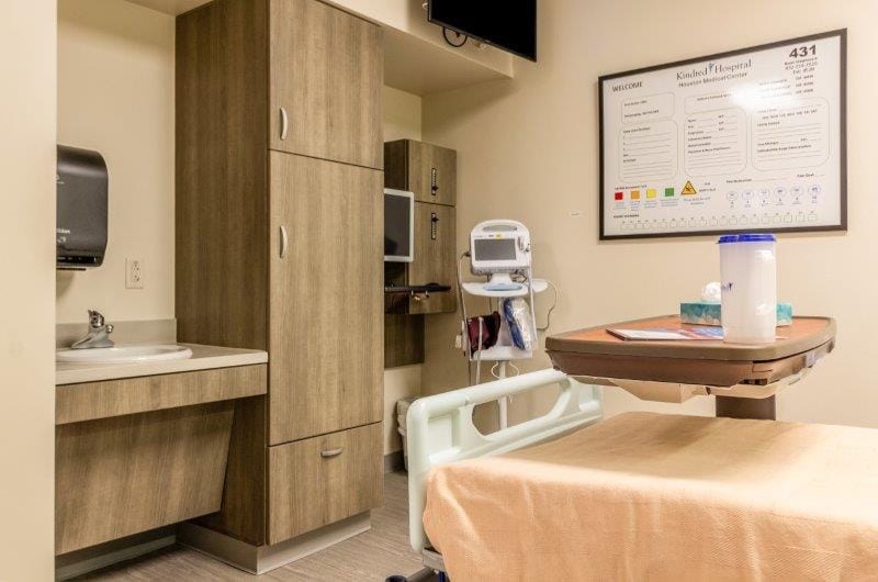 Houston Medical Center - Patient Room w Cup 2 - ARU